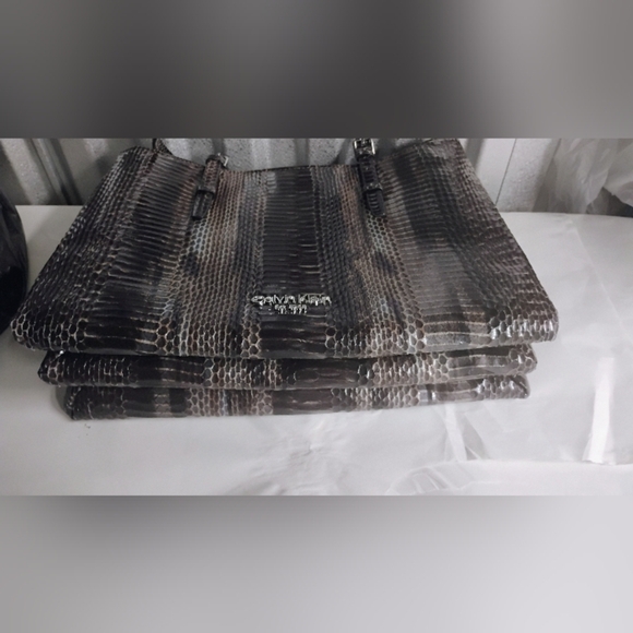 Celvin Klien Penny 3 Compartment Tote - Picture 9 of 13